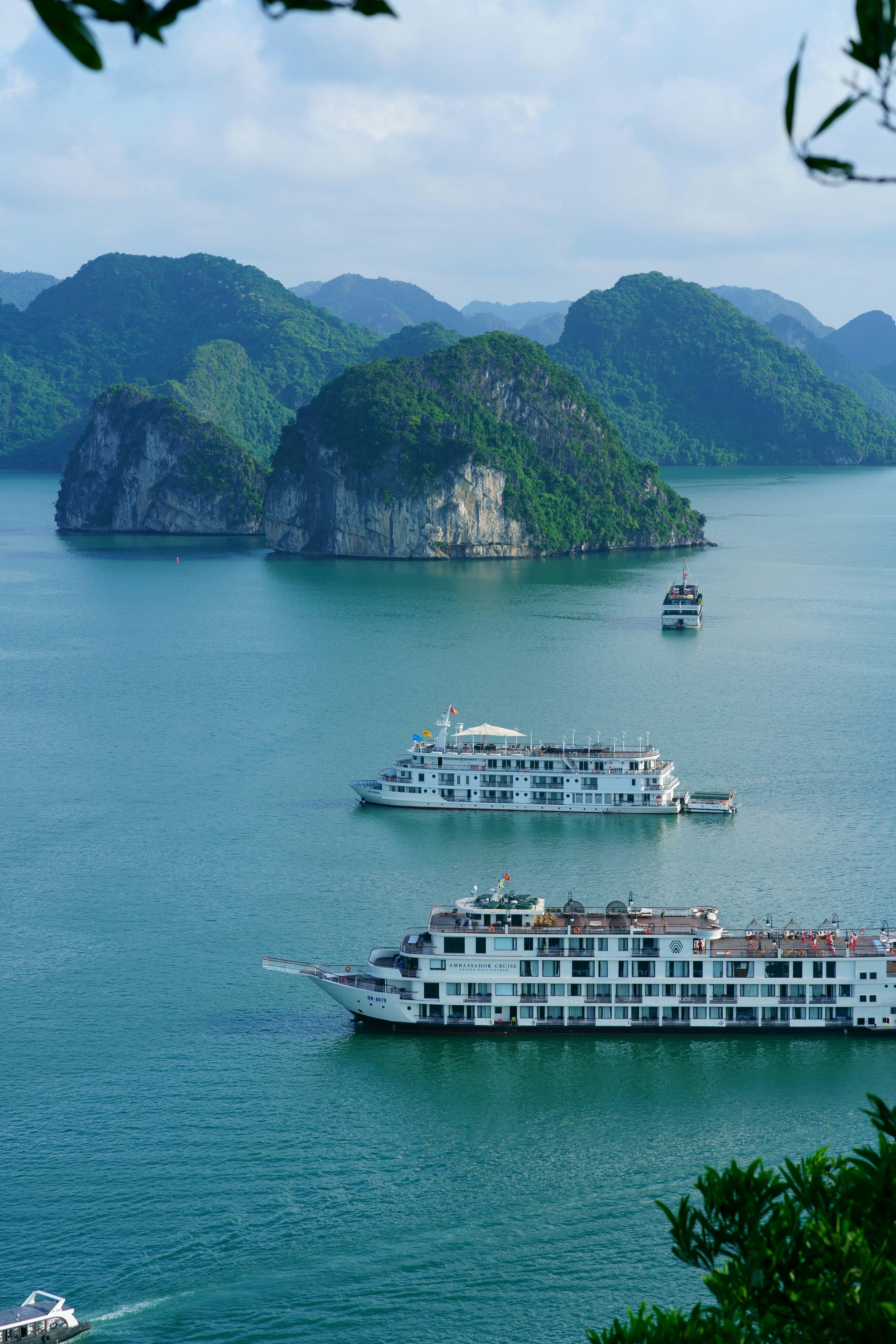 HA LONG BAY